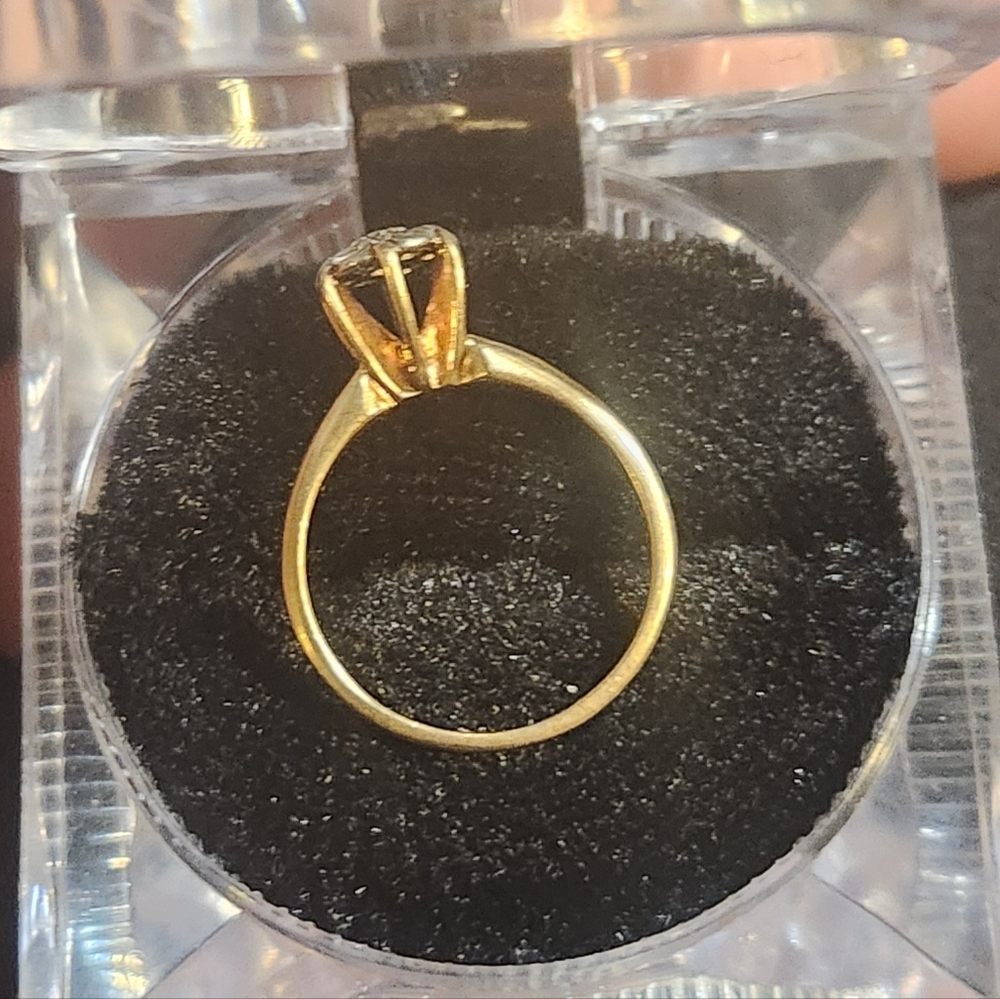 Vintage Solid Gold Diamond Ring - Picture 8 of 16